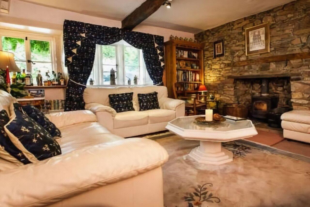 Ashfield House Hotel Грасингтън Екстериор снимка The interior of the cottage