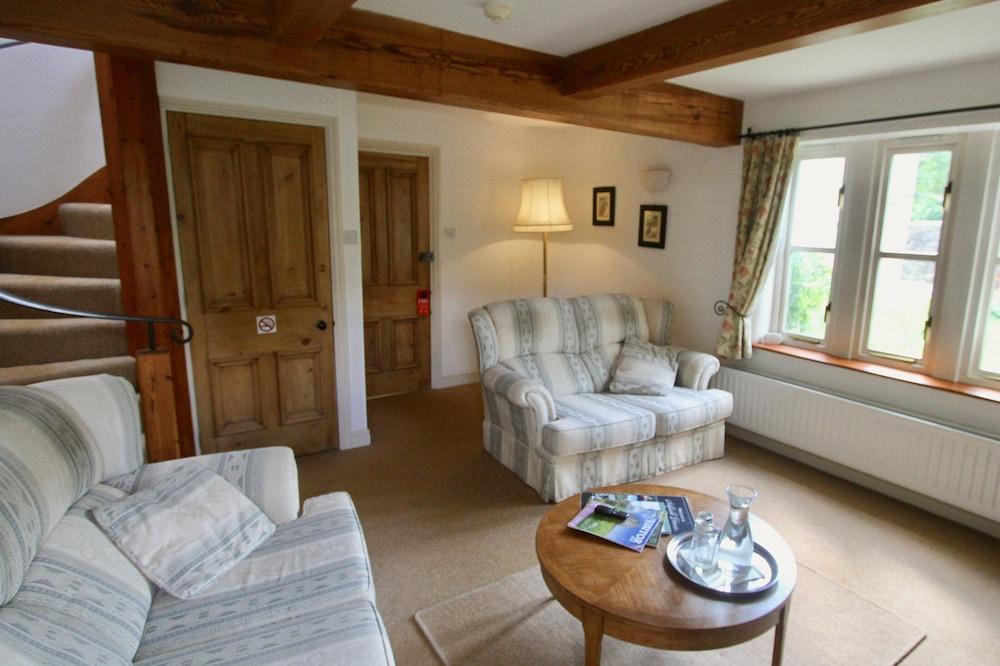 Ashfield House Hotel Грасингтън Екстериор снимка The interior of the cottage