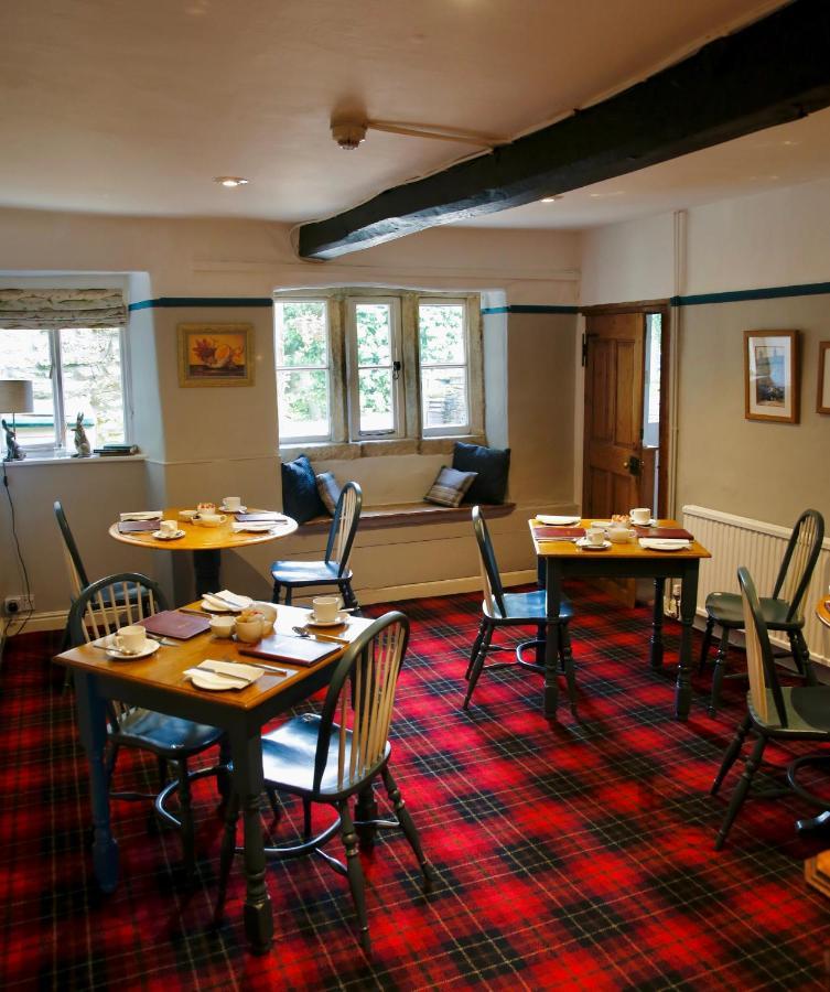 Ashfield House Hotel Грасингтън Екстериор снимка The dining room at the Old Inn