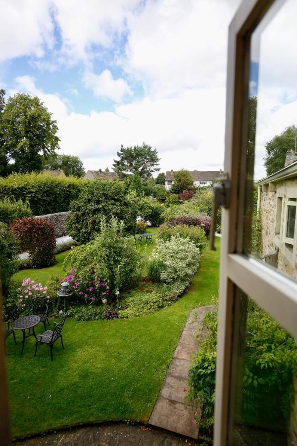 Ashfield House Hotel Грасингтън Екстериор снимка The garden of the former vicarage