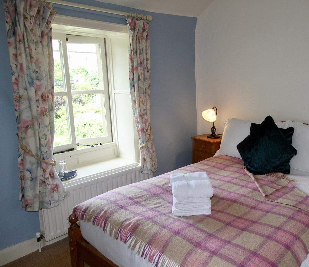 Ashfield House Hotel Грасингтън Екстериор снимка A bedroom at the Old Post Office